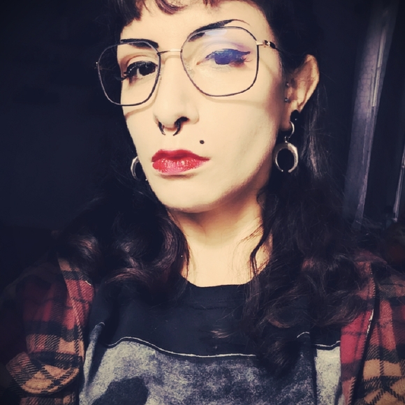 Meet your Posher, Mona - Picture 8 of 8